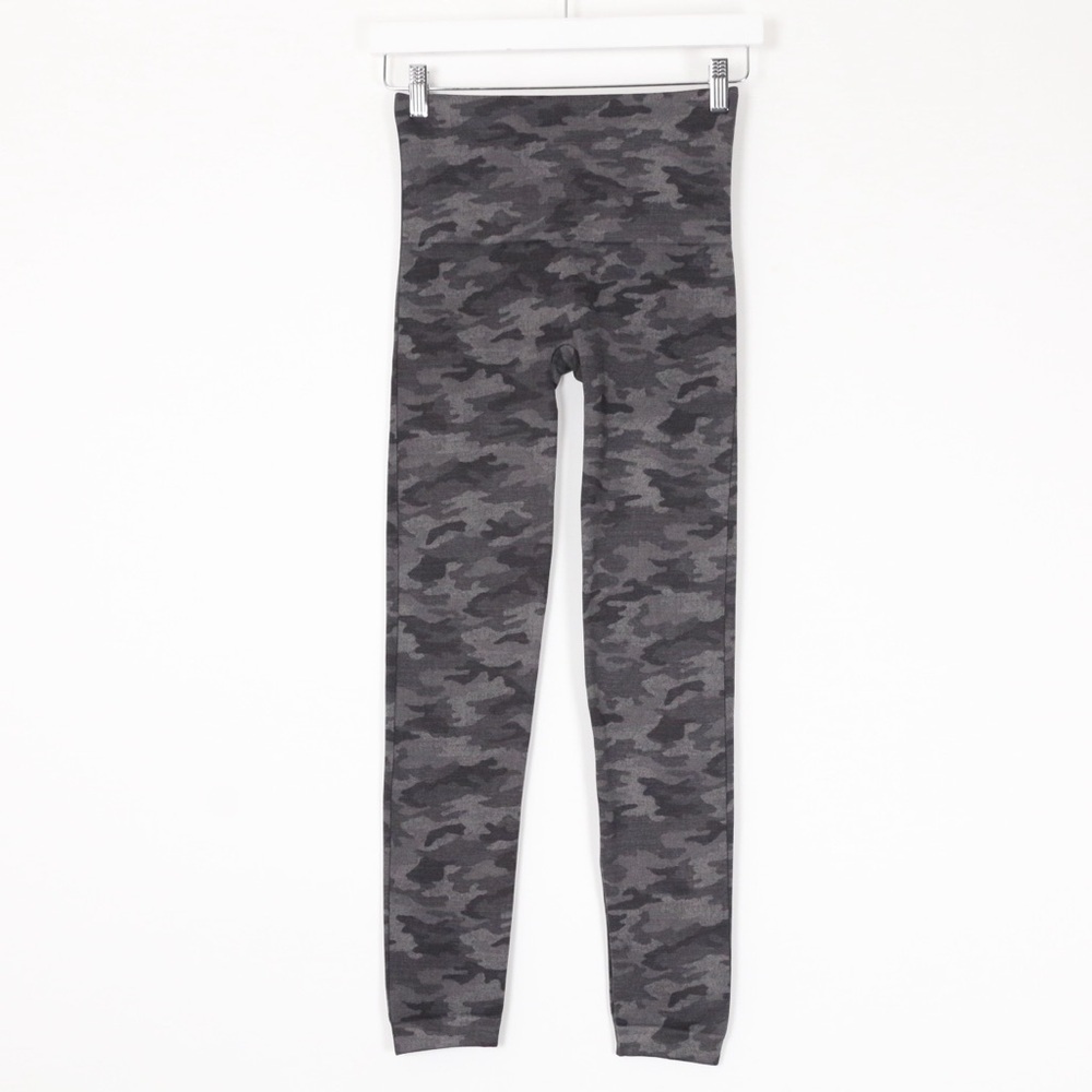 Spanx Seamless Look At Me Now Camo Leggings